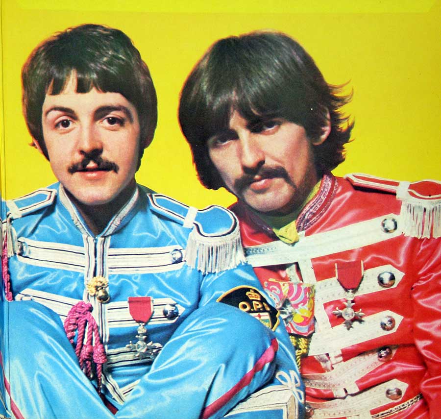 Photo of the right page inside cover BEATLES - Sgt Pepper's Lonely Hearts Club Band Italy with Cut-outs page 