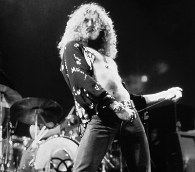 Photo of ROBERT PLANT on Stage https://vinyl-records.nl/