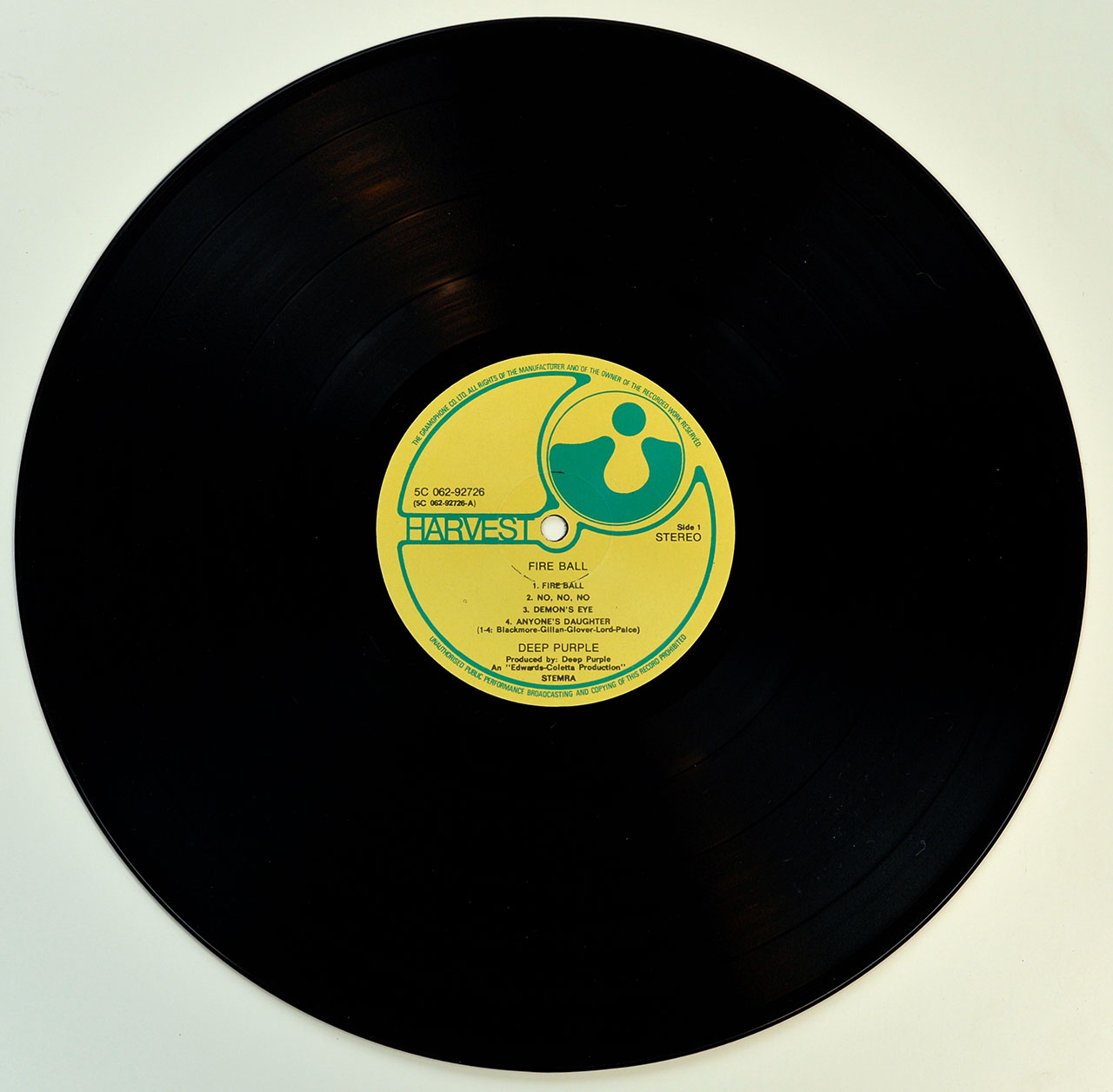 High Resolution Photo of the LP Side One  of DEEP PURPLE - Fireball (Netherlands) https://vinyl-records.nl
