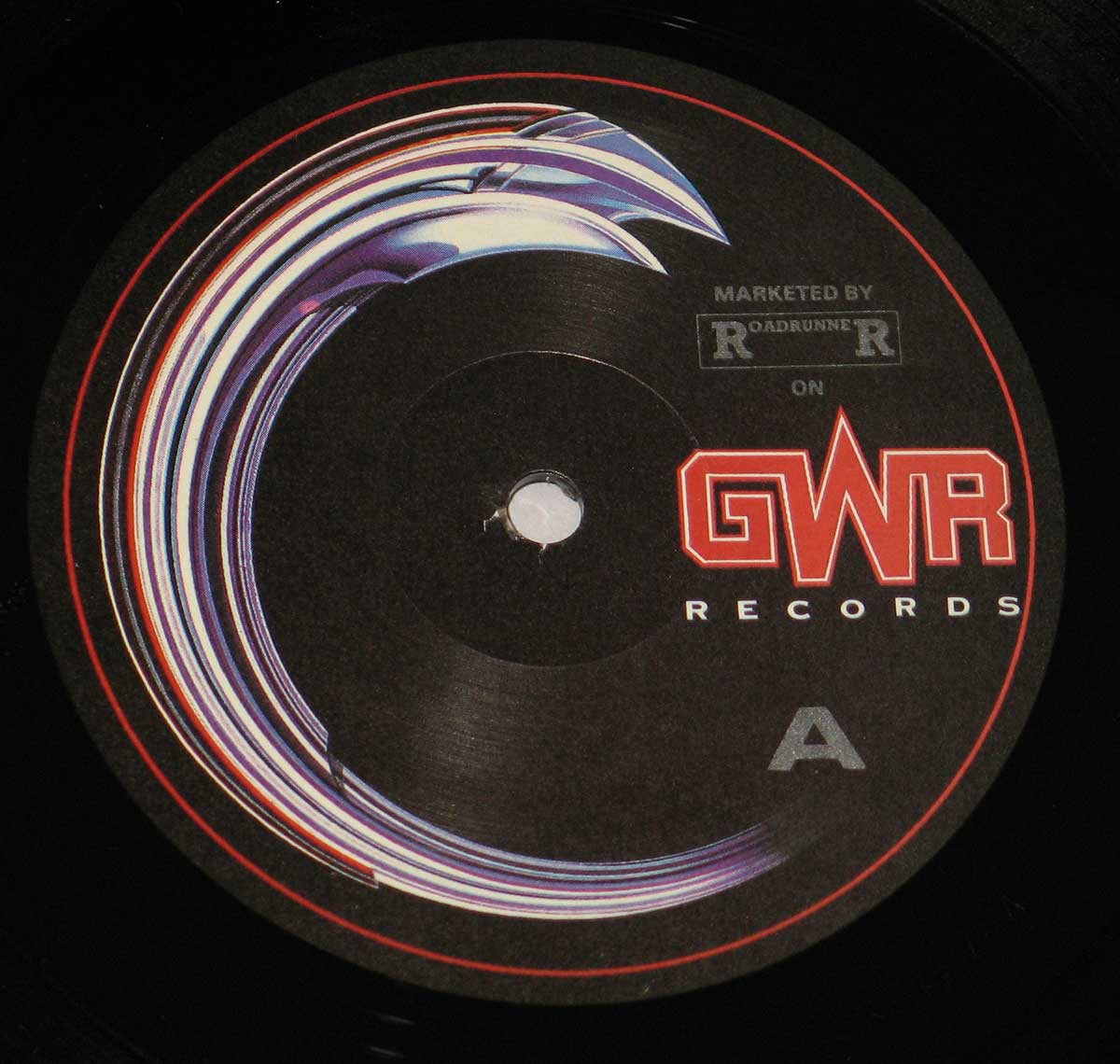 Enlarged High Resolution Photo of the Record's label Side One Girlschool - Nightmare at Maple Cross https://vinyl-records.nl