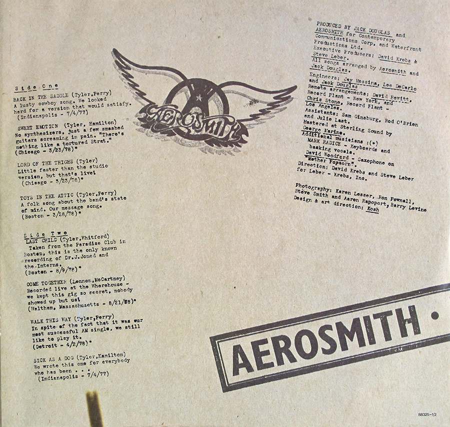 Lyrics of the songs on "Live Bootleg" printed on the custom inner sleeve  