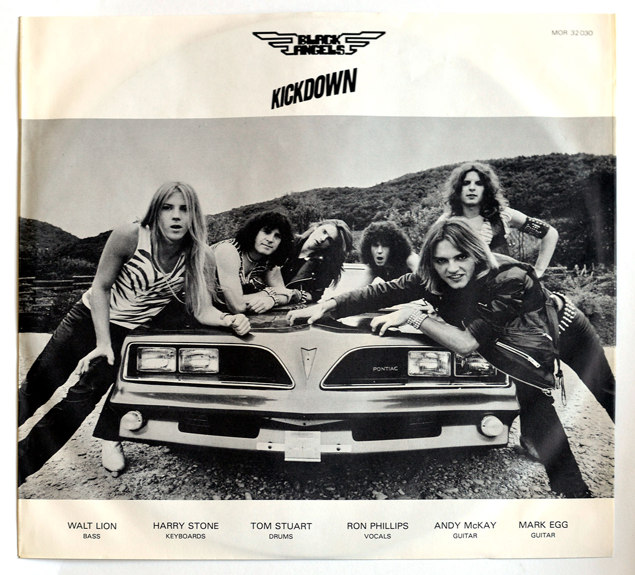 High Resolution Photo  of the  Original Custom Inner Sleeve (OIS) #1 of BLACK ANGELS - Kick Down https://vinyl-records.nl