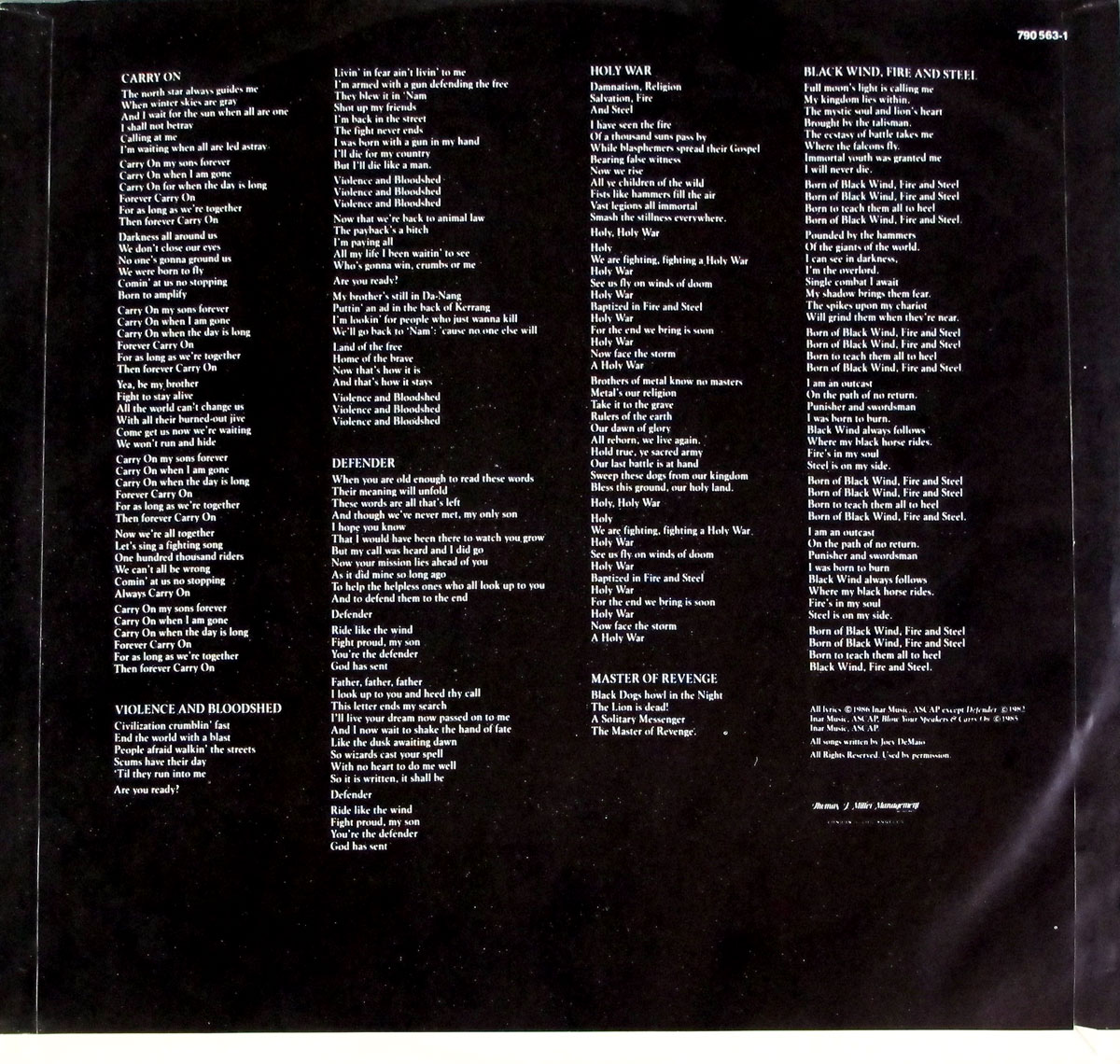 High Resolution Photo of MANOWAR - Fighting the World White Label 