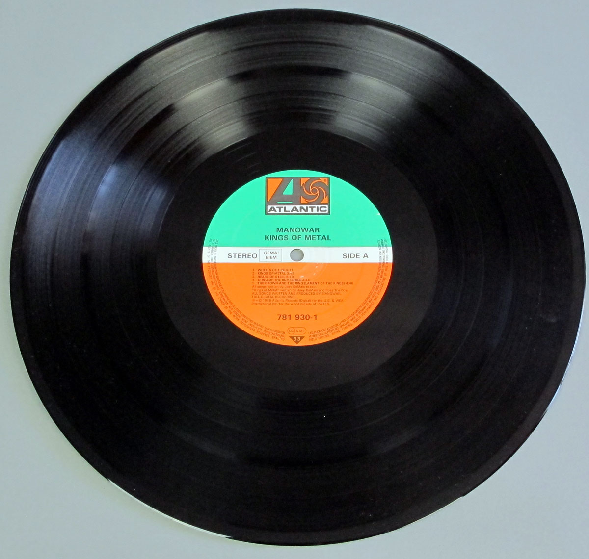 High Resolution Photo of MANOWAR - Kings of Metal LP 