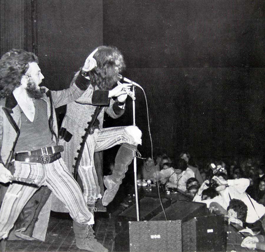 Photo of the left page inside cover JETHRO TULL - Benefit 12" Vinyl LP Album + Huge Poster 