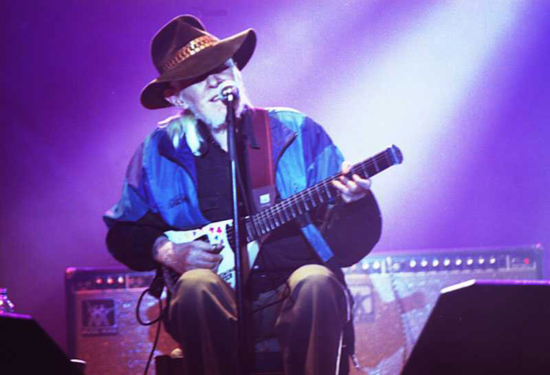 Photo of Johnny Winter - https://vinyl-records.nl/