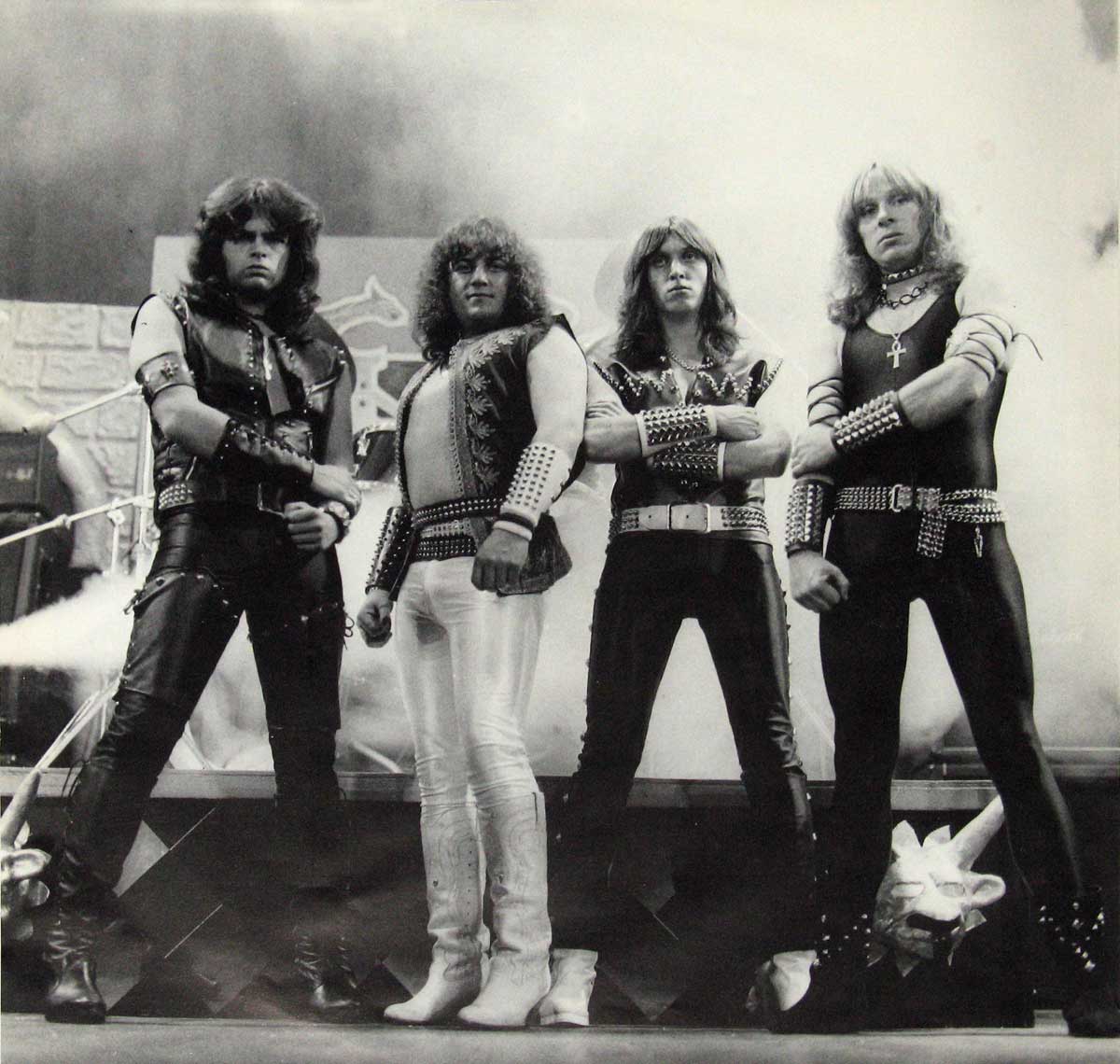 High Resolution Photo  of the  Original Custom Inner Sleeve (OIS) #1 of CLOVEN HOOF Self-Titled https://vinyl-records.nl