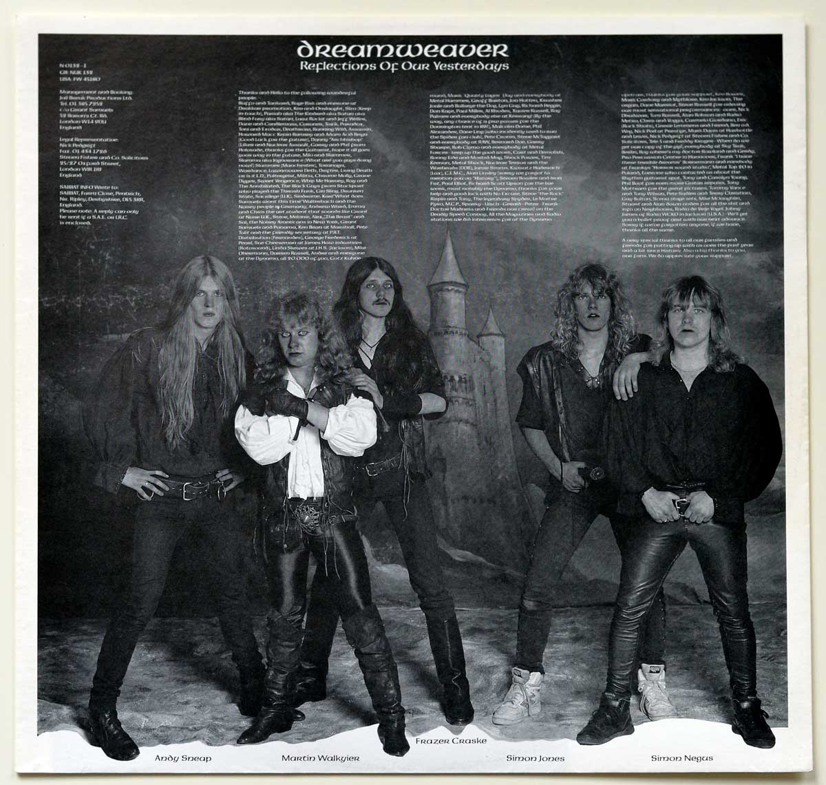 Booklet cover photo from Sabbat’s Dreamweaver LP album featuring a monochrome group shot of the band standing in front of a misty medieval castle backdrop. The band members, dressed in gothic and medieval-inspired clothing, include Andy Sneap on the far left with long blond hair, Martin Walkyier in the center with a white shirt and leather vest, Frazer Craske in the middle with layered leather attire, Simon Jones with wavy blond hair on the right, and Simon Negus on the far right in dark clothing. The dramatic setting and intense expressions reflect the album’s mystical and conceptual themes. https://vinyl-records.nl 