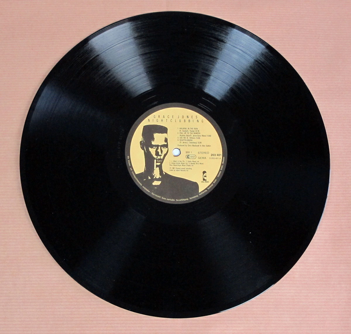 High Resolution Photo of Grace Jones album 