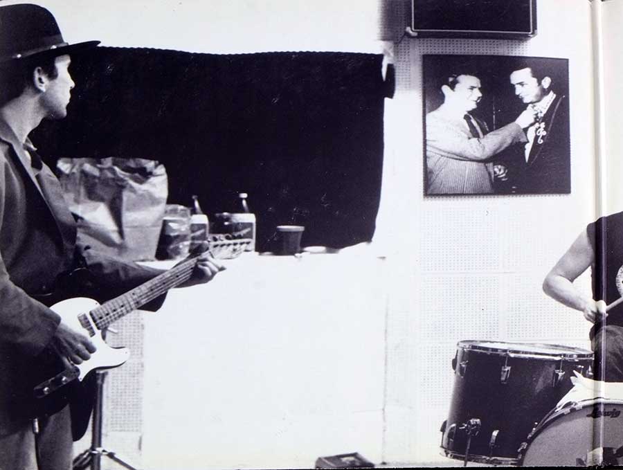 Photo of the left page inside cover U2 - Rattle and Hum 2LP FOC 